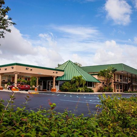 Super 8 By Wyndham North Palm Beach Kültér fotó