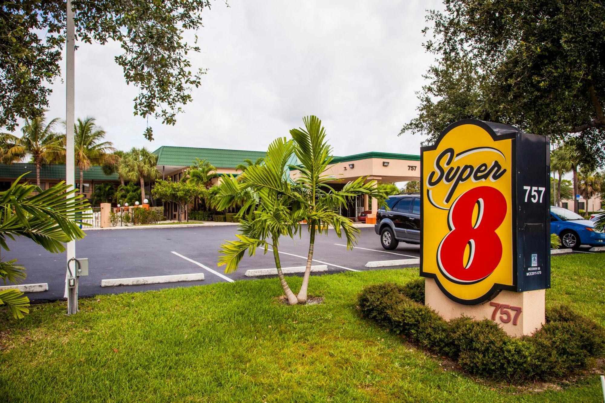Super 8 By Wyndham North Palm Beach Kültér fotó